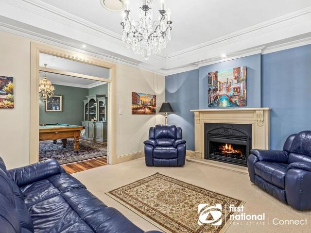 A Elegant Oasis in Nature's Embrace Discover Grandeur in the Heart of Rural Elegance