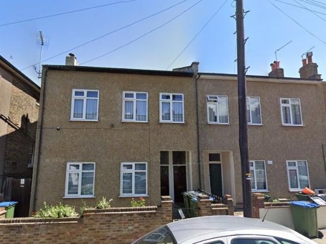 A Elmdene Road, London SE18, 4 bed flat to rent, £2,400 pcm | PrimeLocation