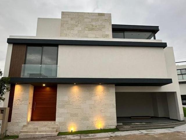 A ESTRENAR EN LOMAS DEL PEDREGAL