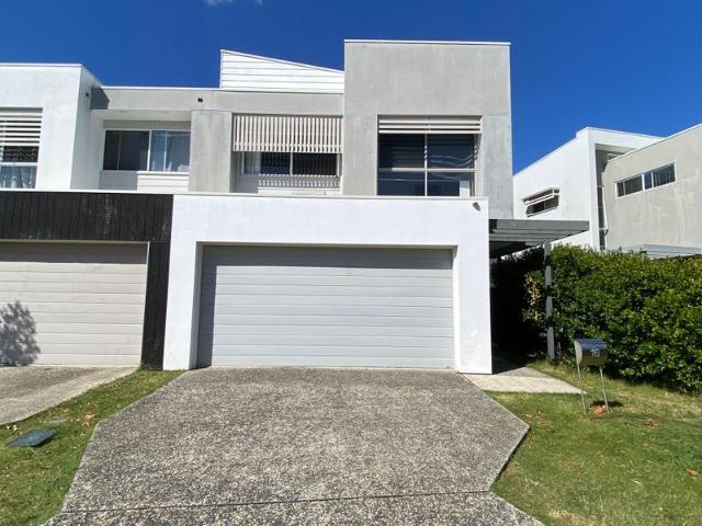 A Fully Furnished Luxury Terrace Home in the Heart of Robina