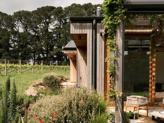 A Fully Furnished Rural Home with Vineyard Outlooks