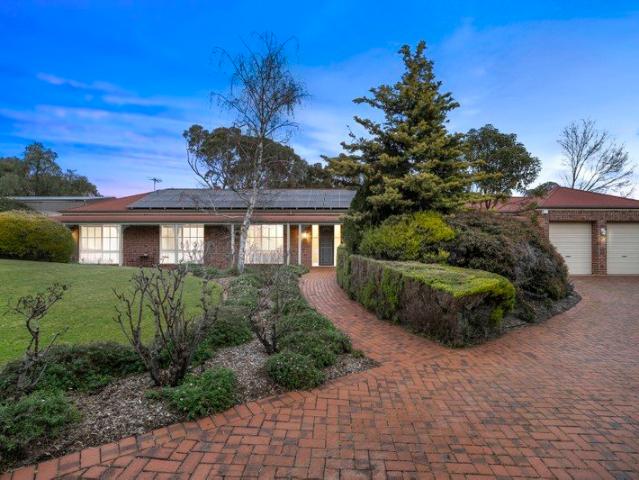 A Fully Renovated Country Retreat of Modern Luxury!