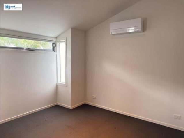 A Fusion of Lifestyle and Location – Modern 4 Bedroom Townhouse in Bayswater