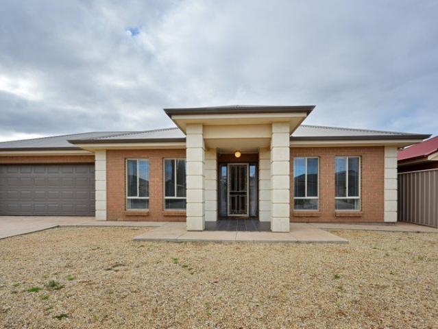 A FUSION OF MODERN STYLE, COMFORT AND GREAT LOCATION