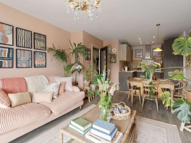 A furnished, contemporary apartment with parking and balcony located on the edge of The Pantiles