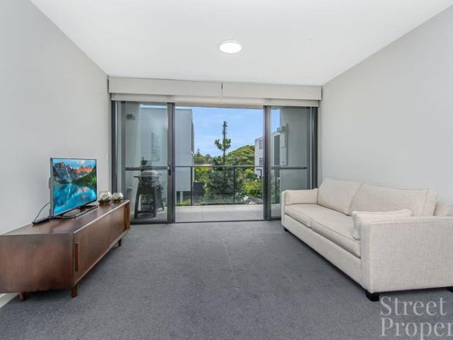 A furnished stunning apartment with a superb view across National Park and beyond