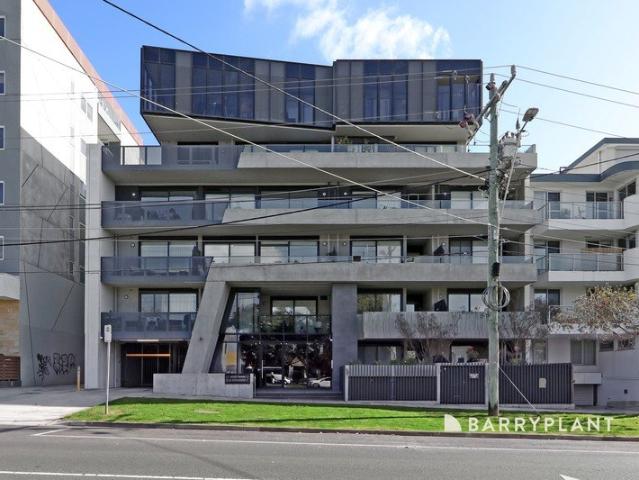 A Fabulous Lifestyle in Oakleigh's Most Connected Pocket