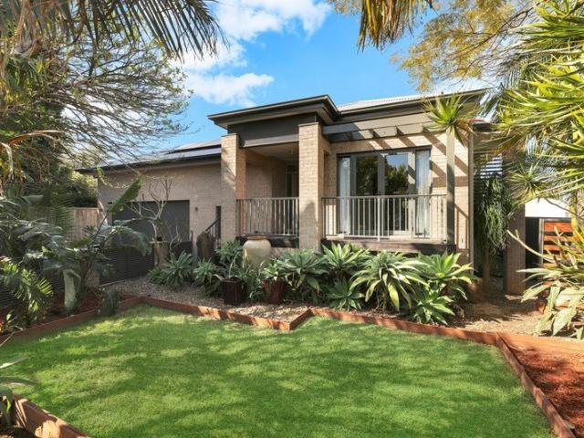 A Family Entertainer with Pool, Spa & Space