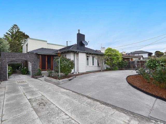 A Family Entertainer with Space, Style & a Resort Style Backyard