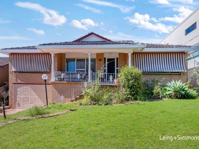 A Family Favourite in a Prime Parkside Position