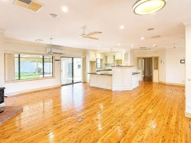 A Family Haven Designed for Living & Entertaining