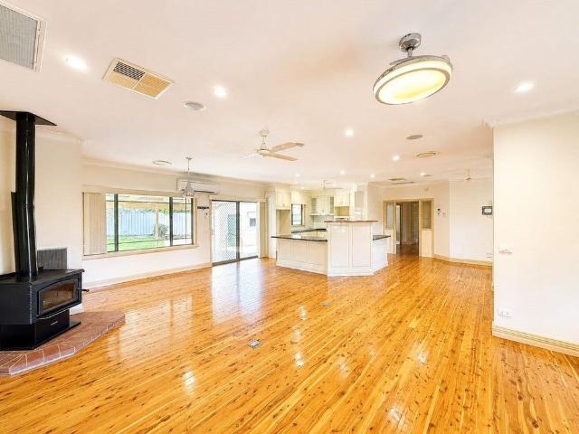 A Family Haven Designed for Living & Entertaining