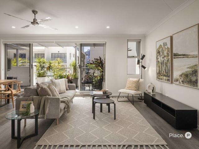 A Family Home And Entertainer Offering Tranquil Indoor Outdoor Living In The Heart Of Brisbane's Cultural Centre