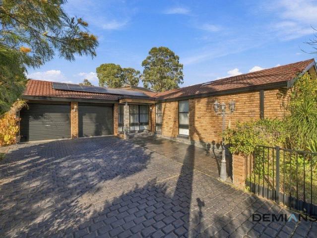 A family home with this combination doesn't appear often. Renovated, with a double garage, on a corner over 650sqm are ingredients not very common