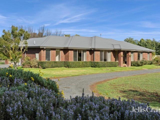 A family lifestyle estate where space, comfort and country living come together
