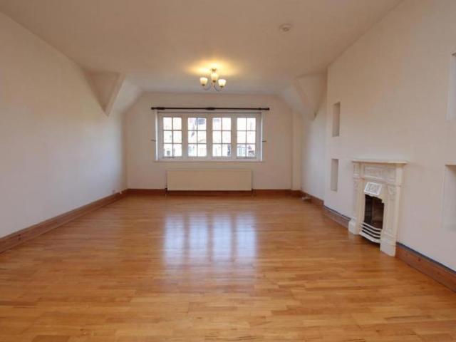 A fantastic 3 bedroom property, the third bedroom is perfect for an office. *Video tour available