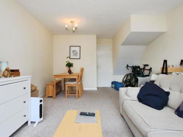 A fantastic two bedroom property in an ideal location, available August
