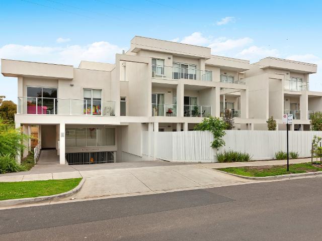 A FANTASTIC APARTMENT IN THE HEART OF CLAYTON!