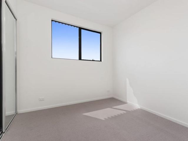 A FANTASTIC LIGHT FILLED APARTMENT 2 BEDROOM + 1 BATHROOM APARTMENT
