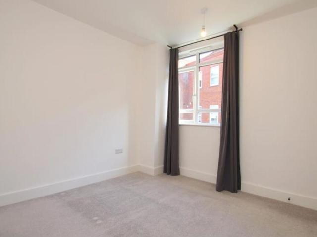 A fantastic opportunity to let a lovely modern one bedroom flat located within walking distance to the City Centre and Stoke Croft