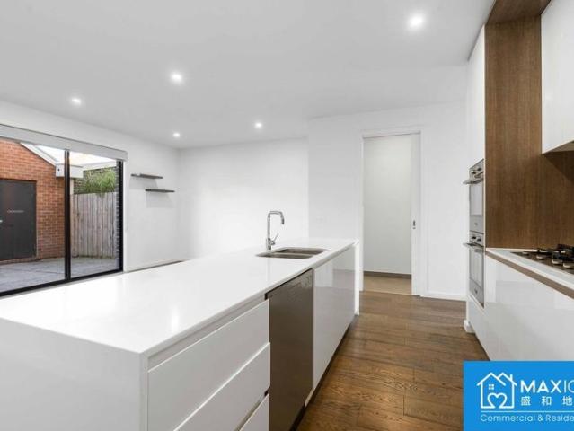 A fantastic opportunity to own this spacious terrace home!