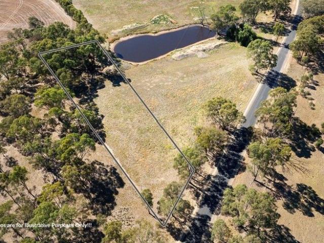 A Fantastic Opportunity for First Time Farmers, Weekend Escapes or INVESTORS!