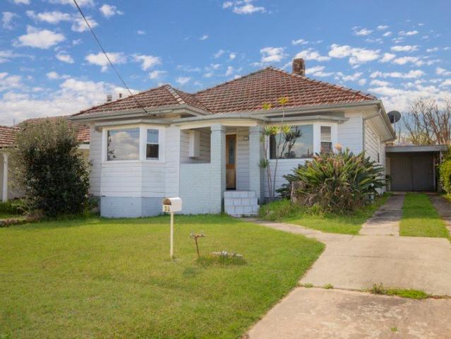 A Fantastic Opportunity in the Heart of Waratah West