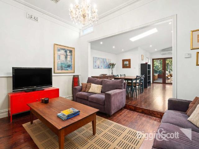 A FANTASTIC & STYLISH RENTAL OPPORTUNITY IN RICHMOND