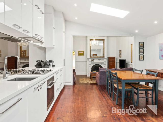 A FANTASTIC & STYLISH RENTAL OPPORTUNITY IN RICHMOND