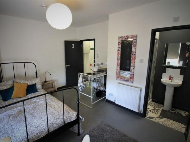 A Far Gosford Street, Coventry Room2 CV1, 1 bed terraced house to rent, £520 pcm | PrimeLocation