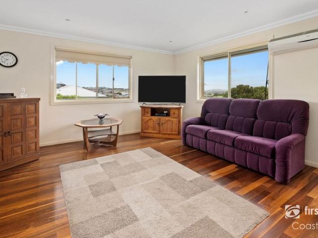 A Feel Good Home in a Great Location!