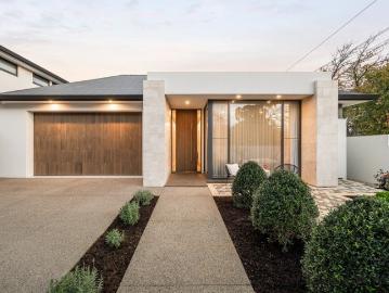 A FINE LARES IMPRESSION | A Monument of Light Among the East's Most Elite in a Bespoke Single Level Design
