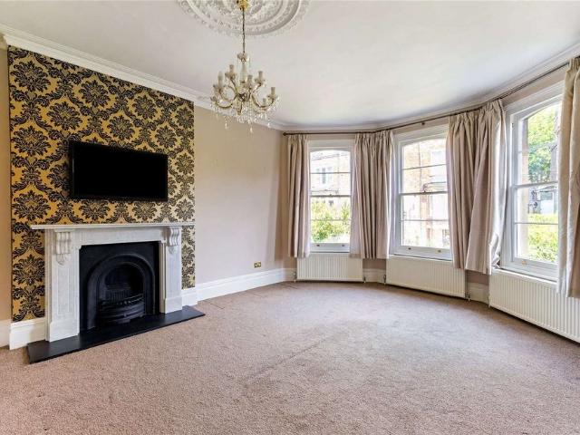 A fine stone built bay fronted family house on the cusp of fashionable Whiteladies Road