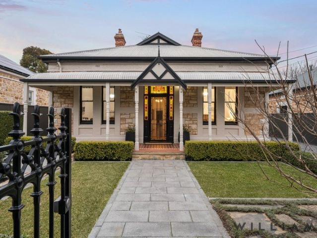 A FIRST CLASS CHARACTER VILLA & UNFORGETTABLE FAMILY SIZED ENTERTAINER