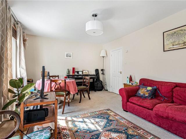 A first floor flat in the heart of the bustling main street of Jericho in a converted Victorian building