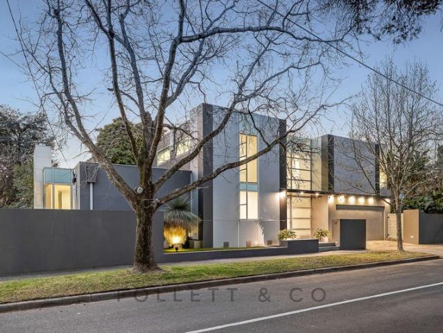 A Flawless Fusion of Light, Contemporary Design & Location