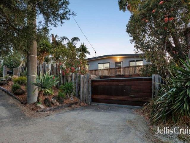 A flexible family haven moments from the beach