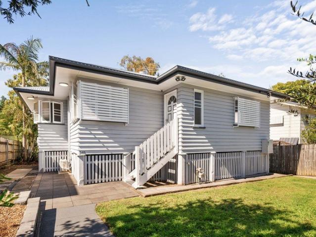 A Flexible Family Home on a Generous 751sqm Block