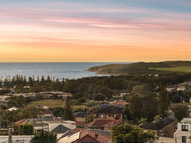 A Freestanding Home On 535sqm Approx With 180 Degree Ocean Views And A Garden Paradise