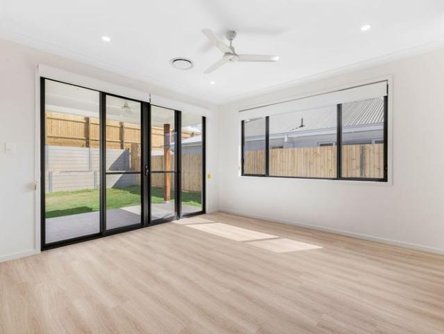 A Fresh Start in Park Ridge – Brand New Style, Dual Living Spaces & Room to Grow