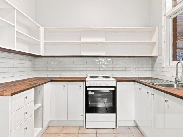 A Fresh Start in Spalding Space, Comfort & Plenty of Potential