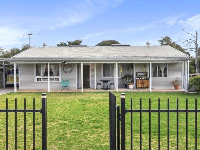 A fresh take on lakeside living Milang made effortless