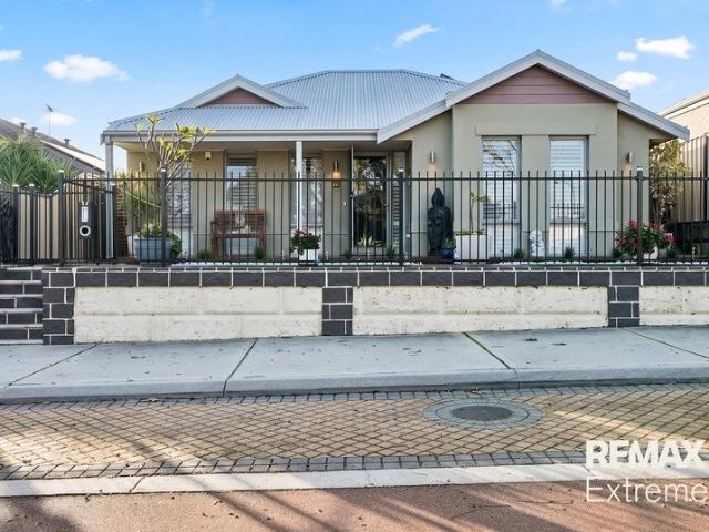SIMPLY STUNNING PLUS GARAGE BIG ENOUGH FOR THE CARAVAN OR BOAT!