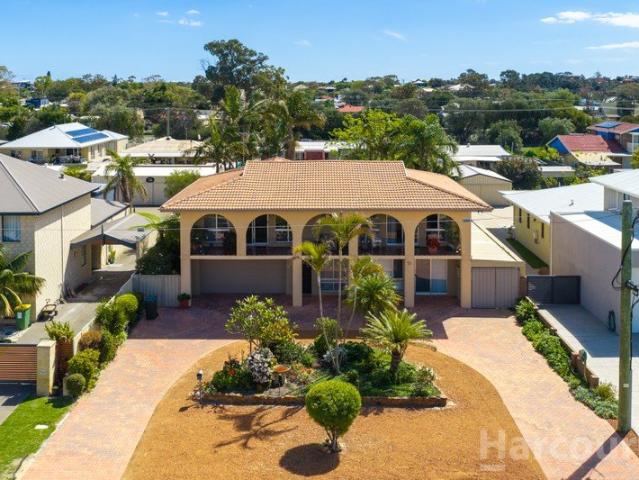 A Garden Wonderland by the Estuary