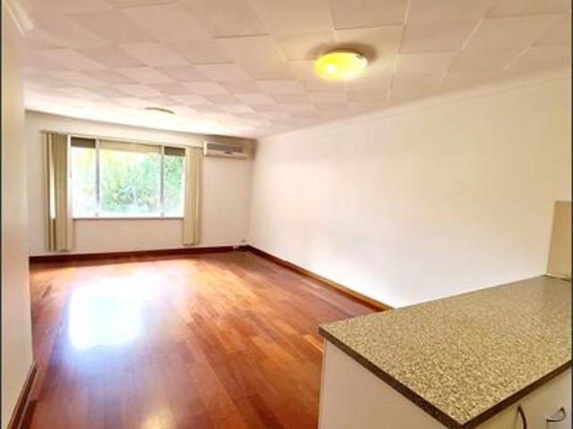 A Gem in Shenton College and Jolimont Primary Catchment. Street Front Duplex Half House