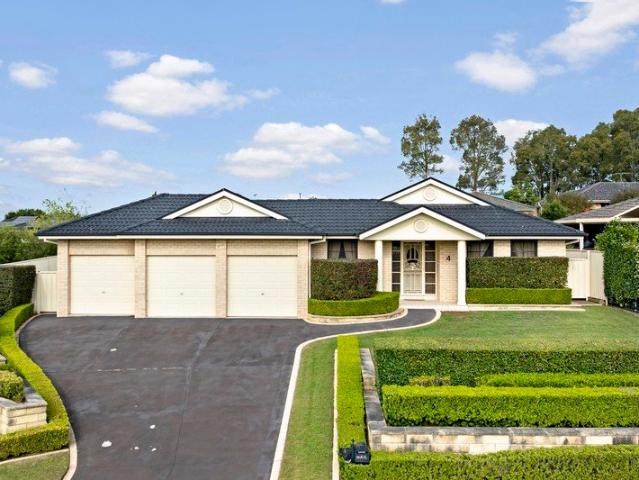 A Generous Home with Room for the Family and All the Extras