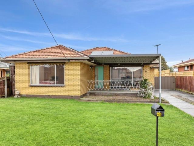 A Generous 697m² Opportunity with Plenty of Potential