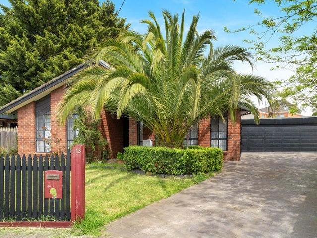 A Generous 734m² Allotment with Room for More