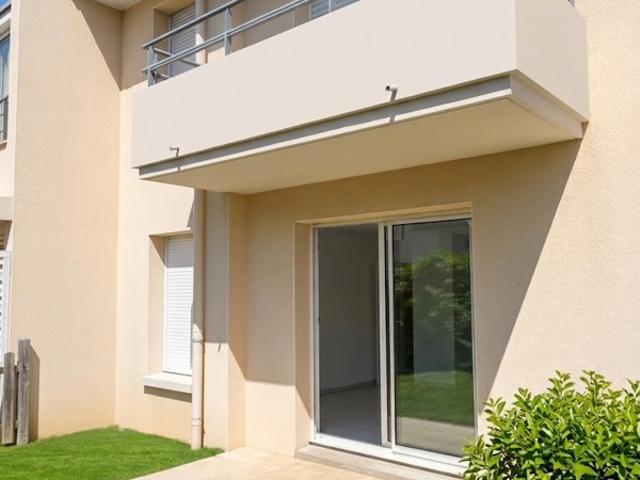 A GEVEZE APPARTEMENT LUMINEUX EN REZ DE CHAUSSEE AVEC GARA