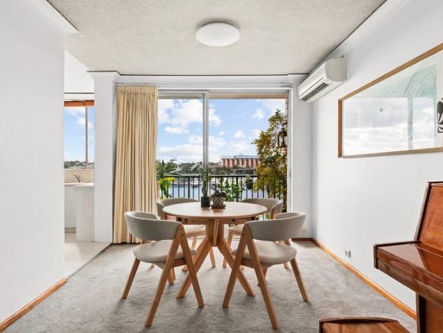 A Glebe Point sanctuary with northerly bay views